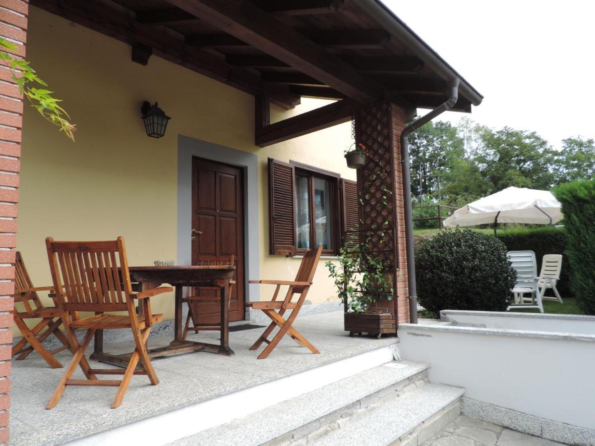 Casa Vacanza Il Glicine Casale Corte Cerro Dış mekan fotoğraf