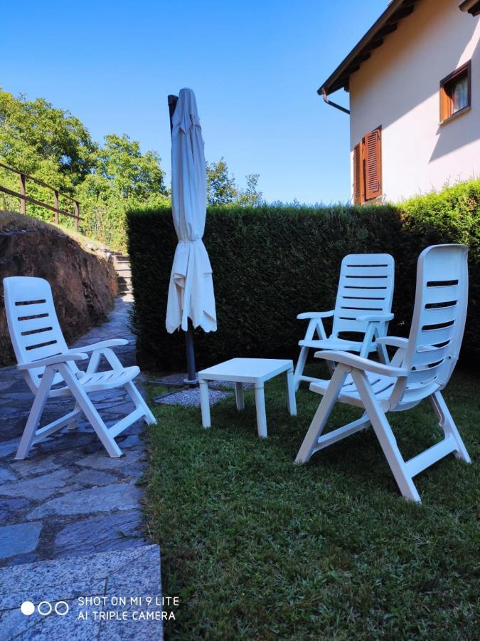 Casa Vacanza Il Glicine Casale Corte Cerro Dış mekan fotoğraf