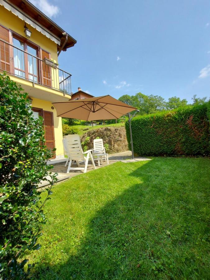 Casa Vacanza Il Glicine Casale Corte Cerro Dış mekan fotoğraf