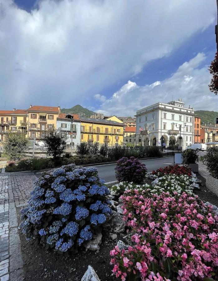 Casa Vacanza Il Glicine Casale Corte Cerro Dış mekan fotoğraf