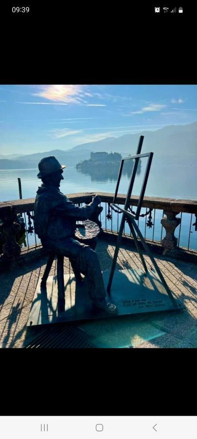 Casa Vacanza Il Glicine Casale Corte Cerro Dış mekan fotoğraf