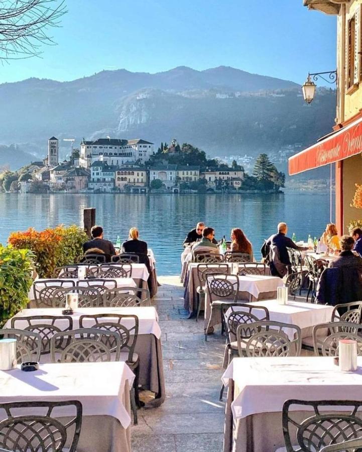 Casa Vacanza Il Glicine Casale Corte Cerro Dış mekan fotoğraf