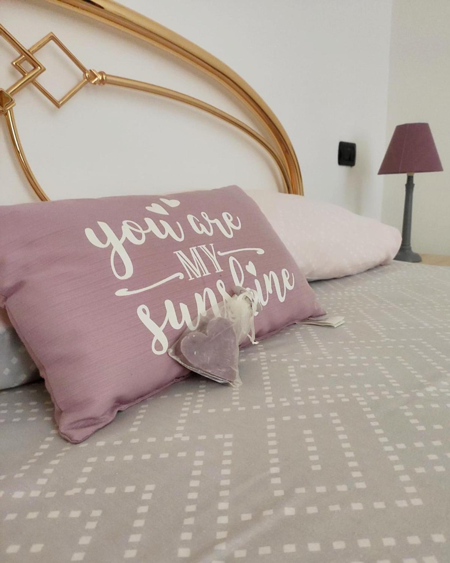 Casa Vacanza Il Glicine Casale Corte Cerro Dış mekan fotoğraf