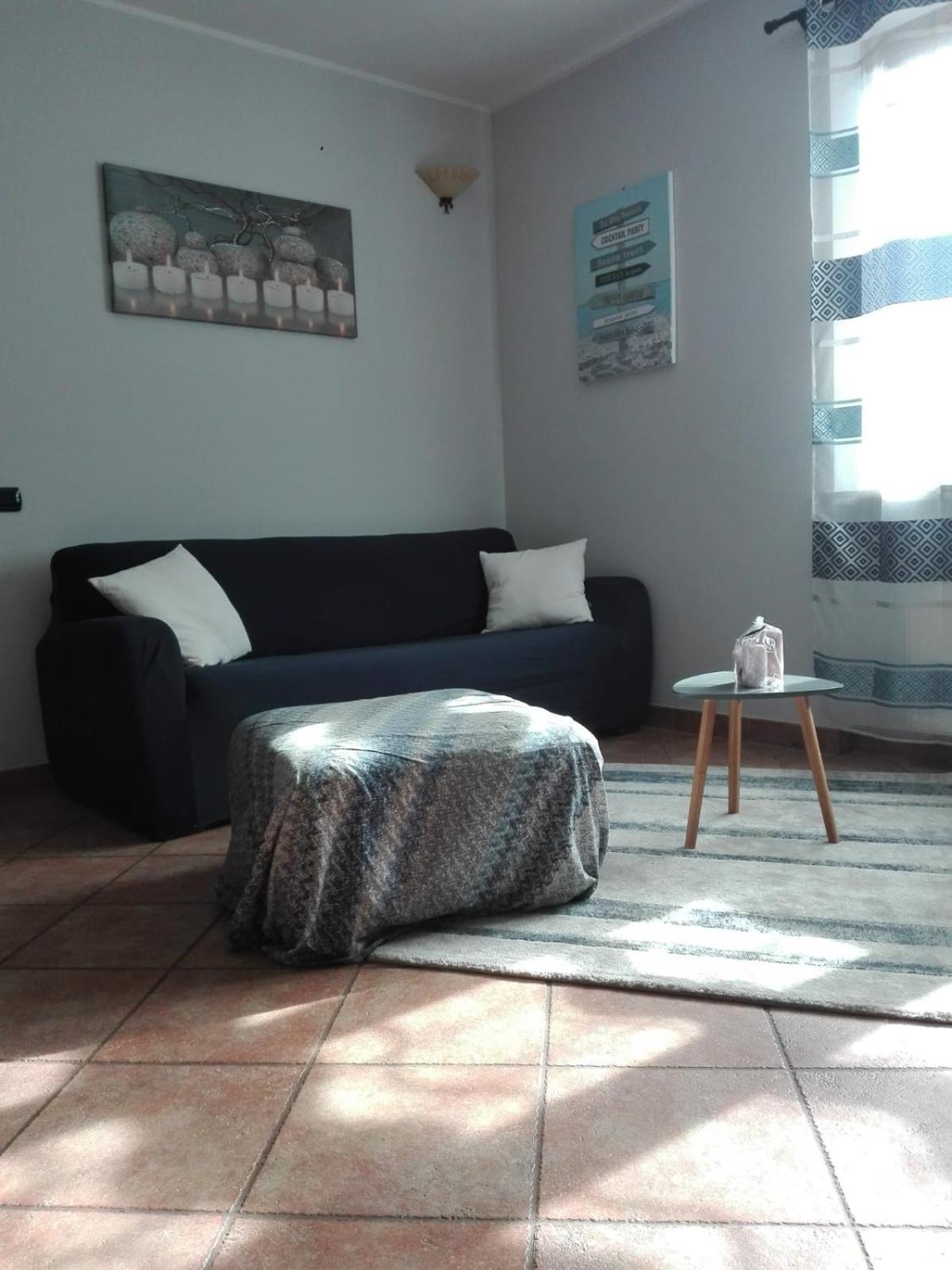Casa Vacanza Il Glicine Casale Corte Cerro Dış mekan fotoğraf