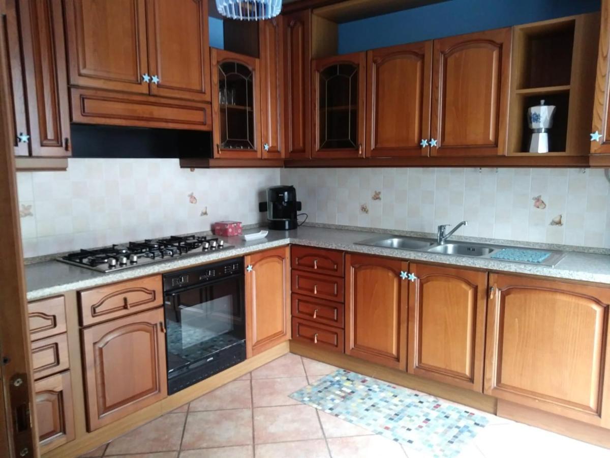 Casa Vacanza Il Glicine Casale Corte Cerro Dış mekan fotoğraf