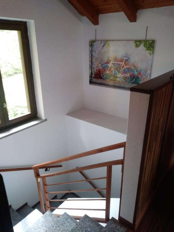 Casa Vacanza Il Glicine Casale Corte Cerro Dış mekan fotoğraf