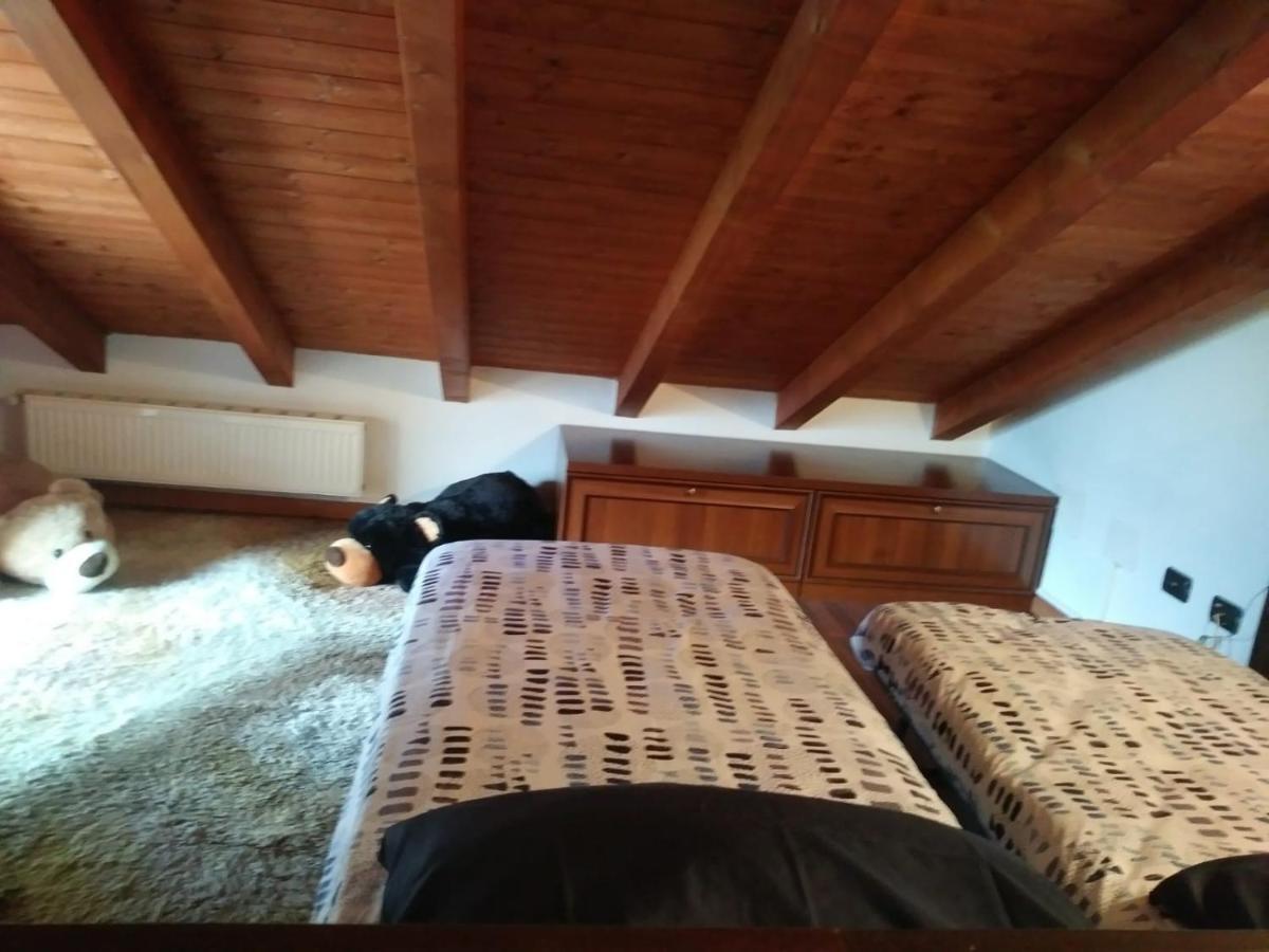Casa Vacanza Il Glicine Casale Corte Cerro Dış mekan fotoğraf