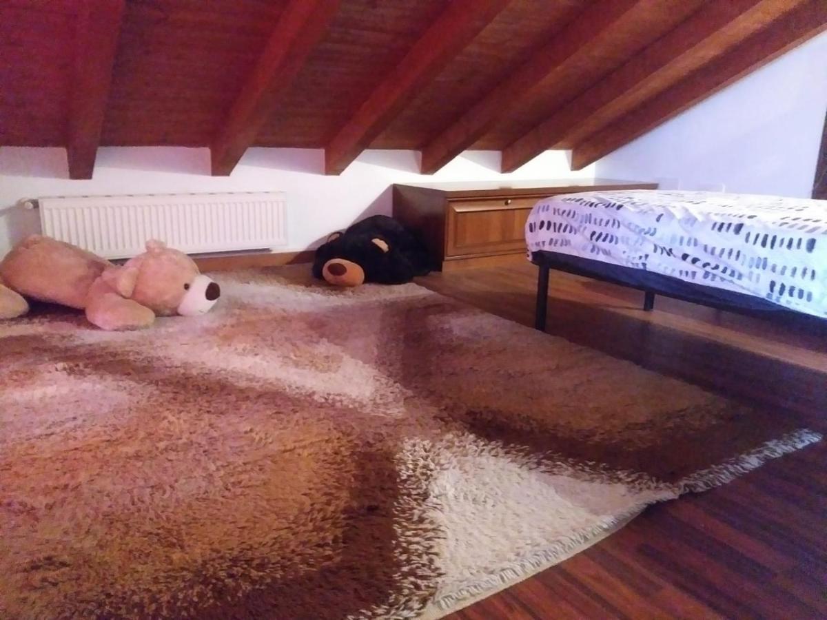 Casa Vacanza Il Glicine Casale Corte Cerro Dış mekan fotoğraf