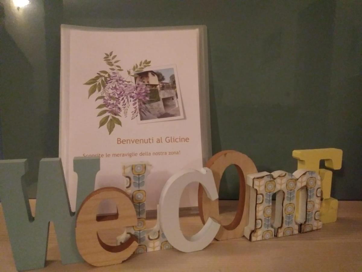 Casa Vacanza Il Glicine Casale Corte Cerro Dış mekan fotoğraf
