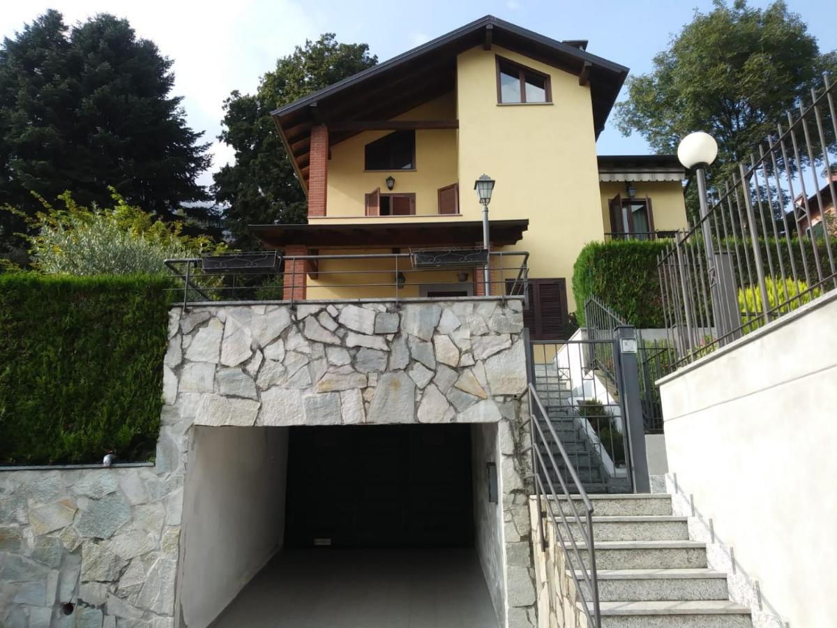 Casa Vacanza Il Glicine Casale Corte Cerro Dış mekan fotoğraf